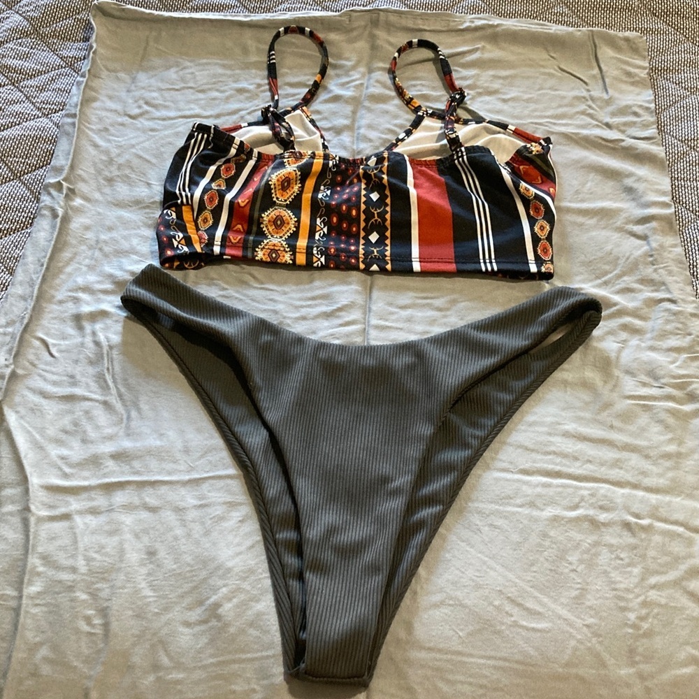 SHEIN Multicolor Patterned Bikini - Picture 4 of 6